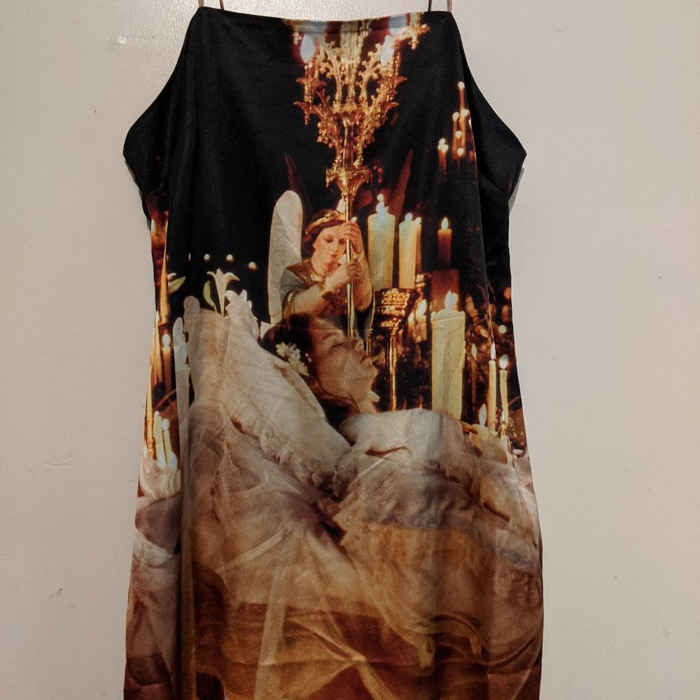 Silky mini dress Juliet's sleep/death scene